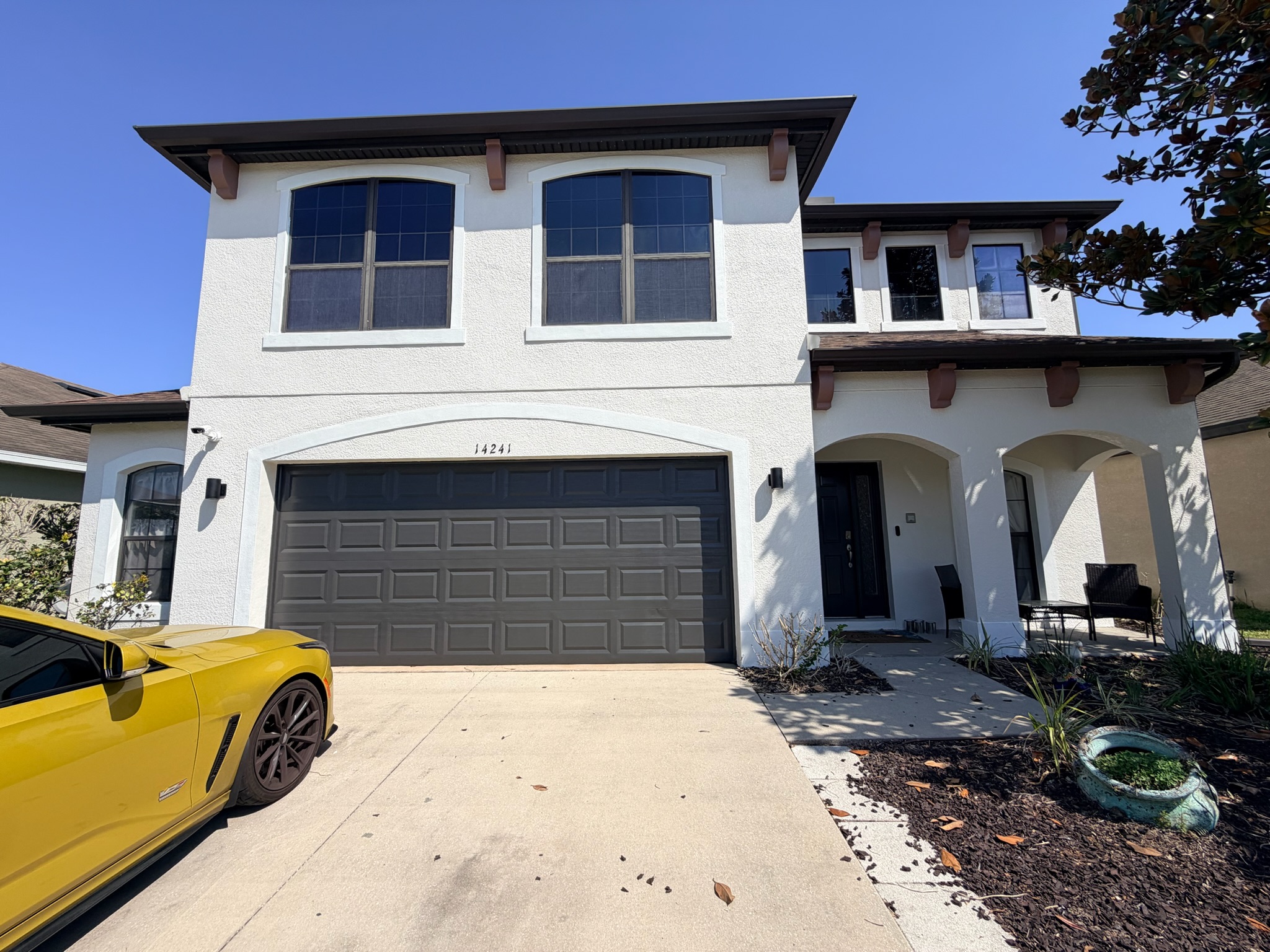 Fresh exterior painting completed Tampa - Premier Contractors FL
