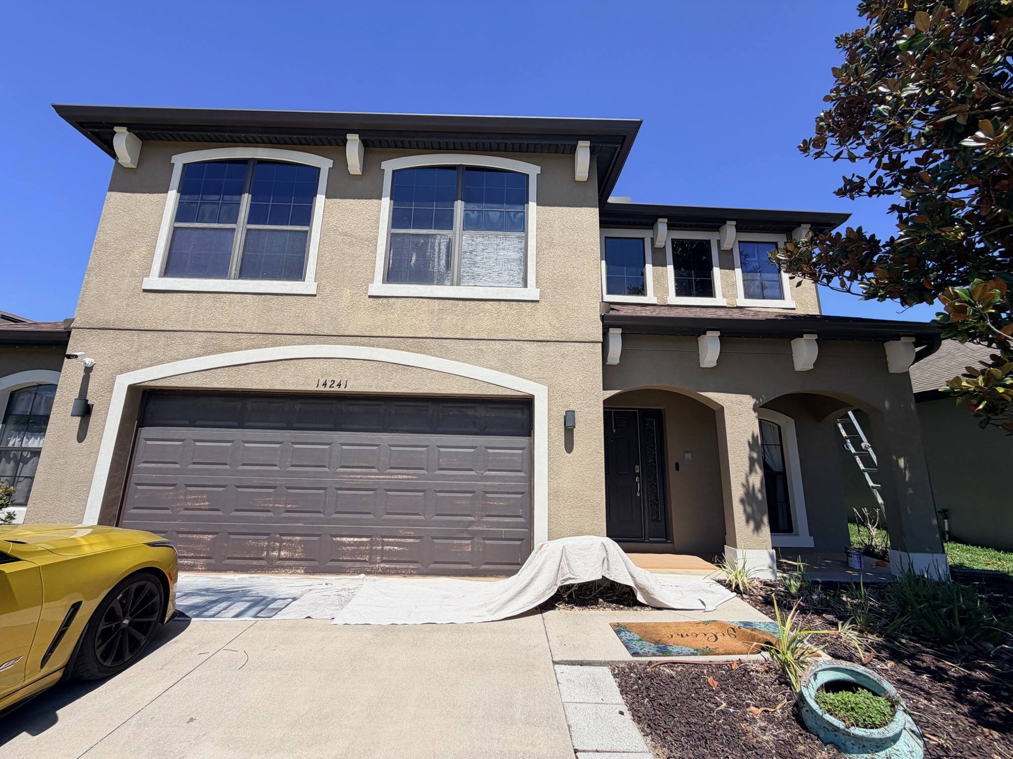 Faded exterior paint before repainting Tampa - Premier Contractors FL