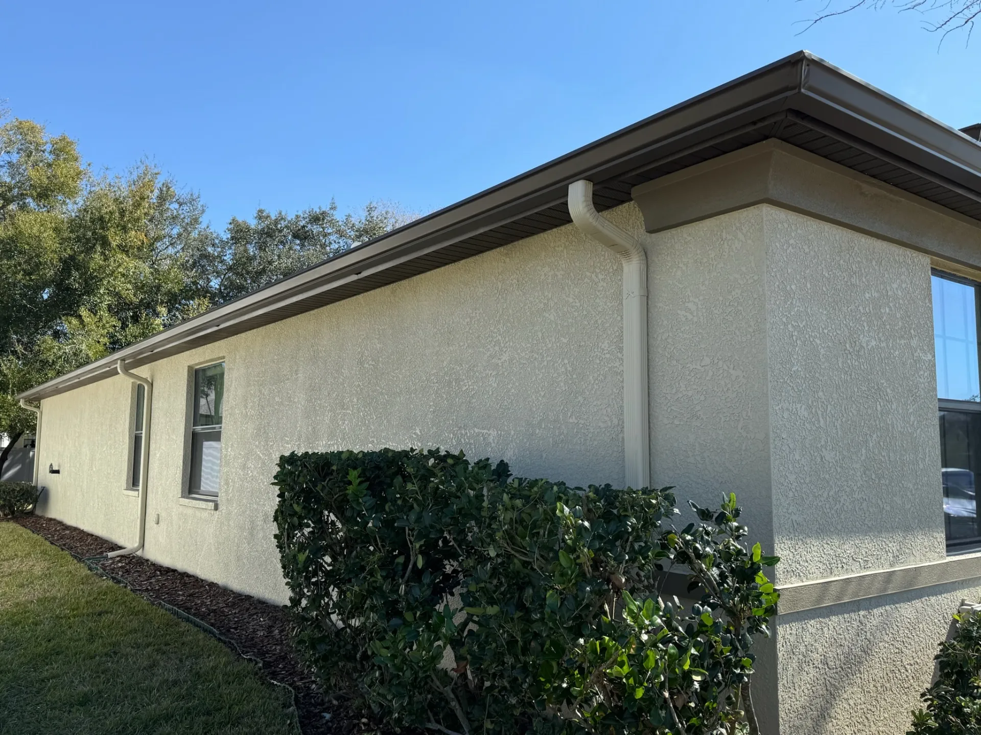 Finished exterior wall repaint in Tampa - Premier Contractors FL