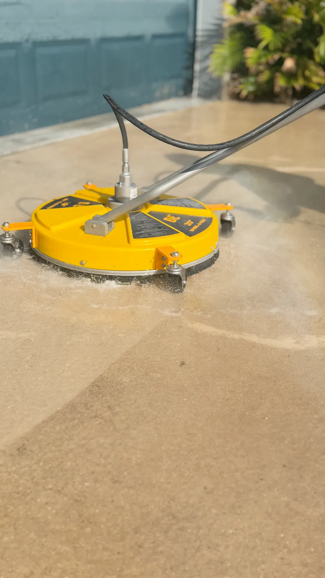 Pressure washing driveway Clearwater FL - Premier Contractors FL